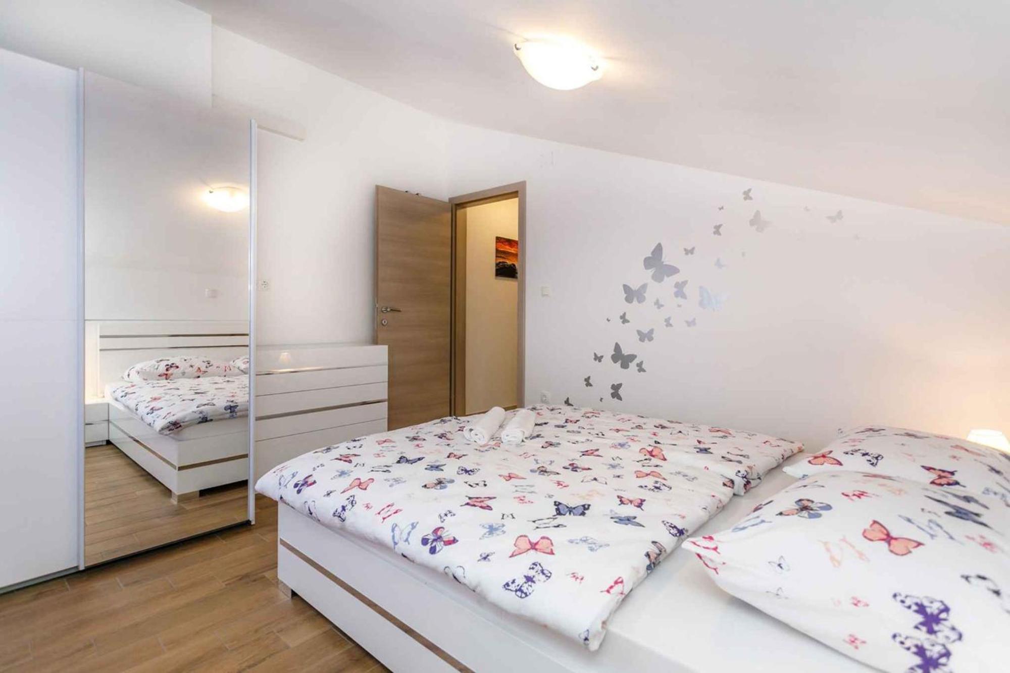 Apartment In Malinska/Insel Krk 38057 외부 사진
