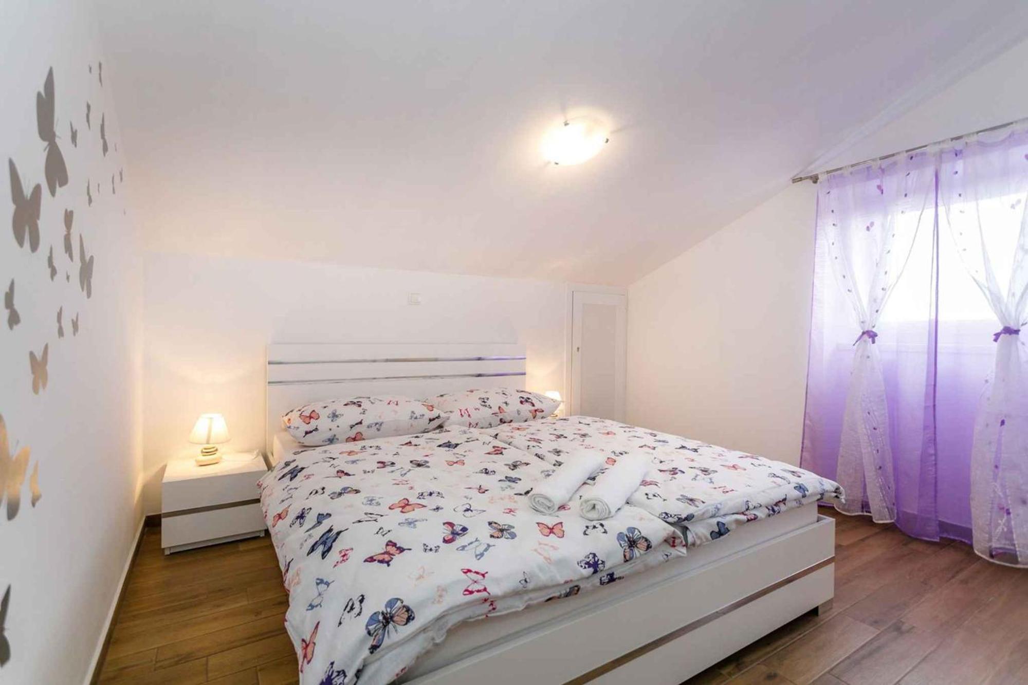 Apartment In Malinska/Insel Krk 38057 외부 사진